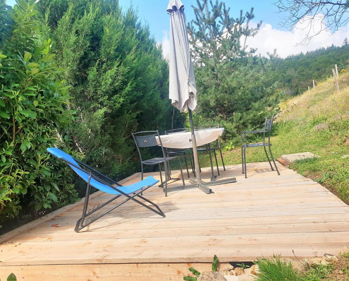 Le Petit Rias Gite Soleil Saint Maurice en Chalencon エクステリア 写真